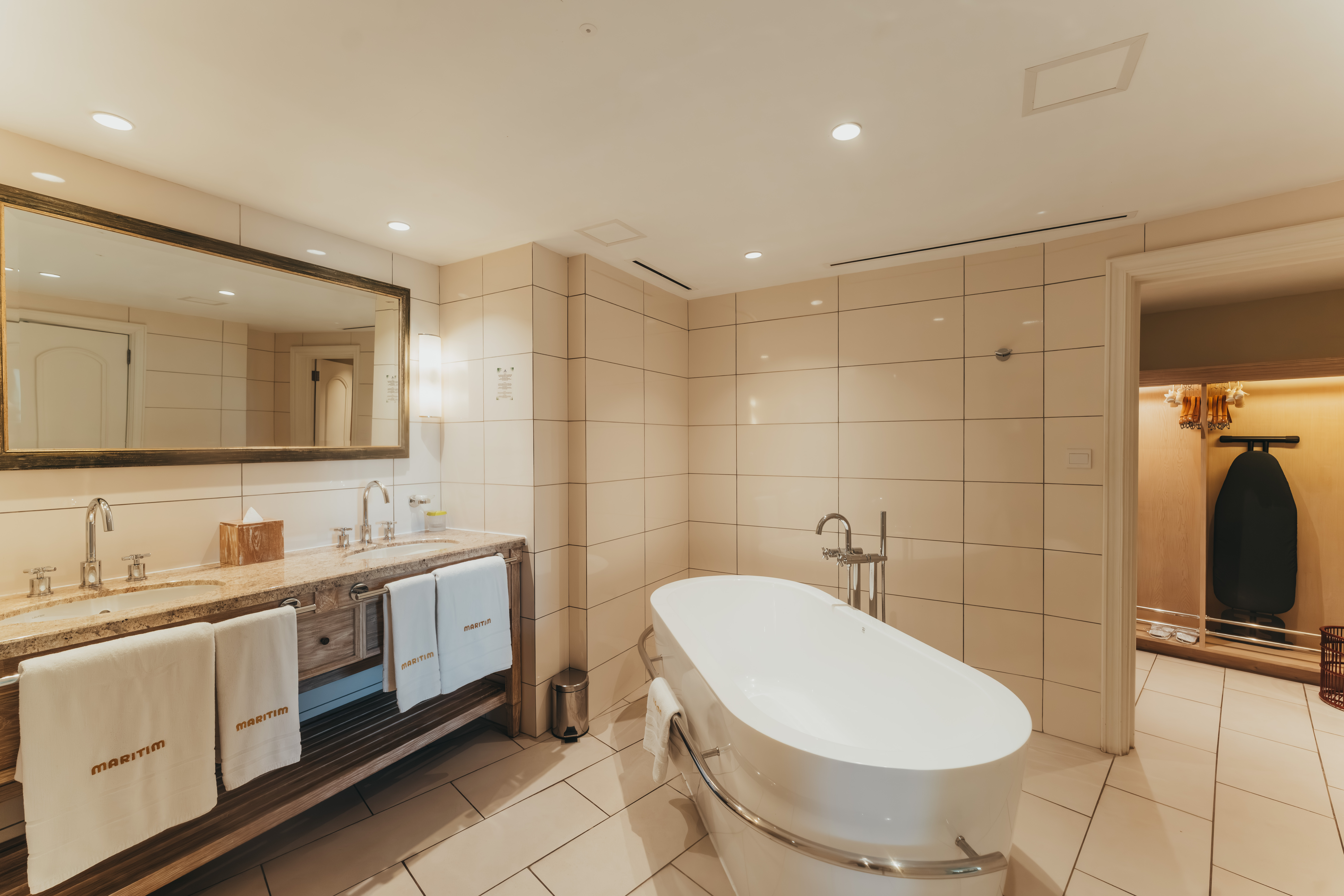 Suites Bathroom (2)
